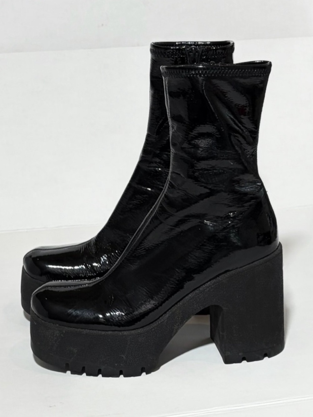 Jeffrey Campbell Patent Platform Square Toe Lug Sole Ankle Boots size 6